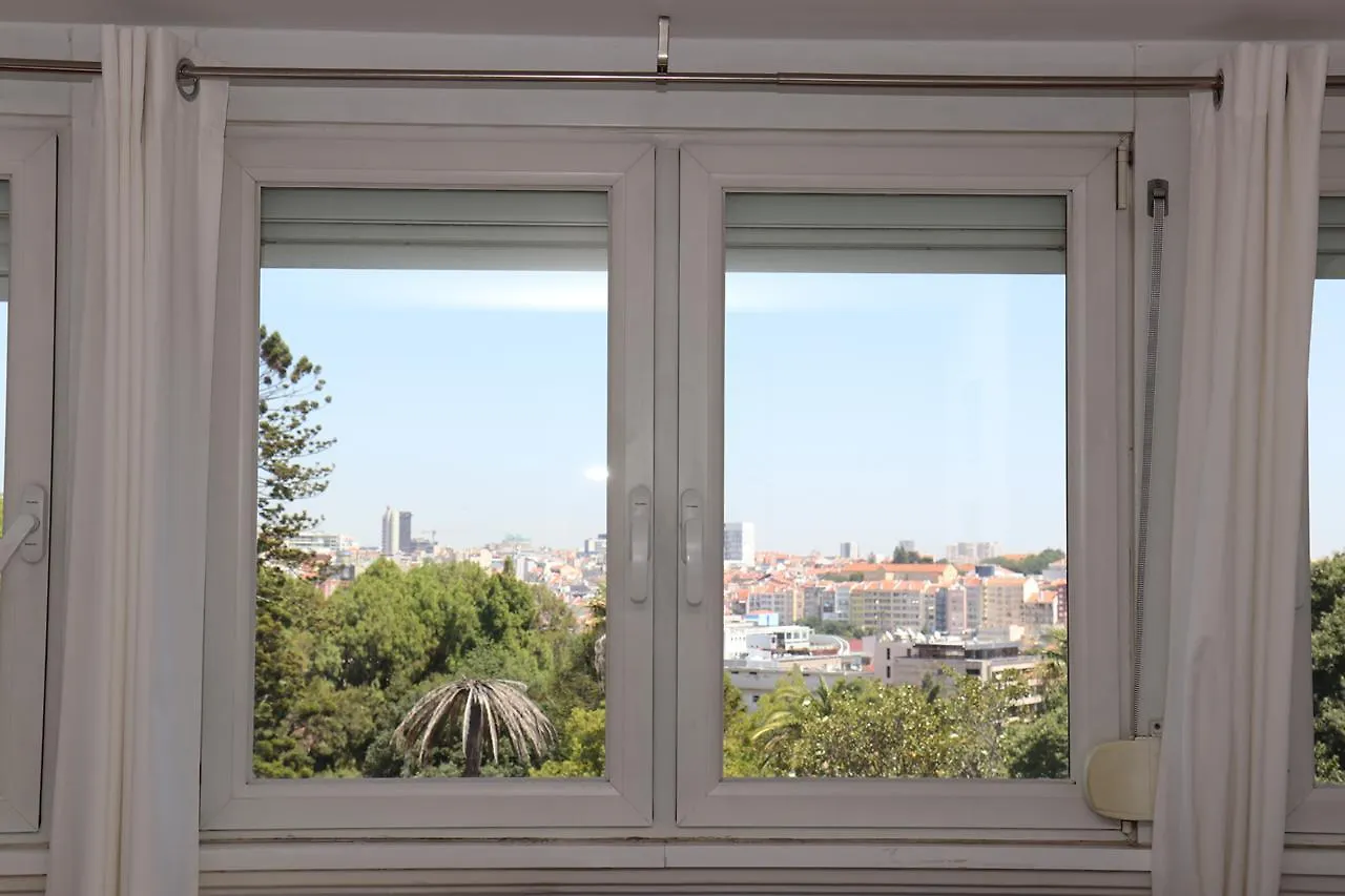 Botanic Views Guest House Lisbona