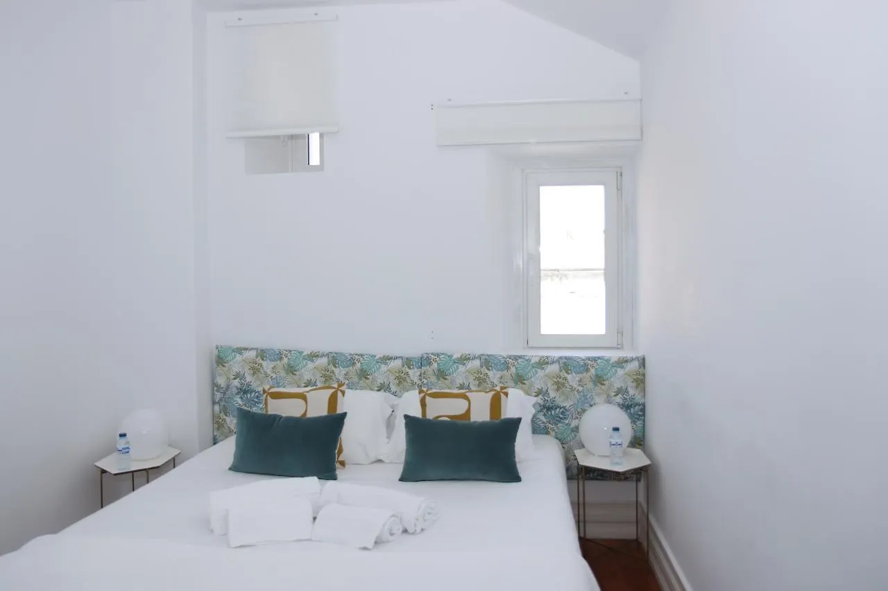 Botanic Views Guest House Lisbona