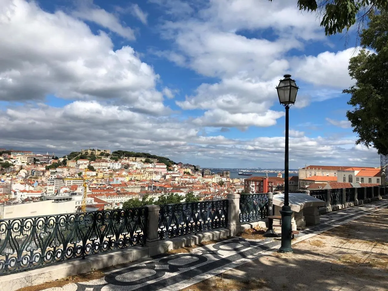 Botanic Views Guest House Lisbona